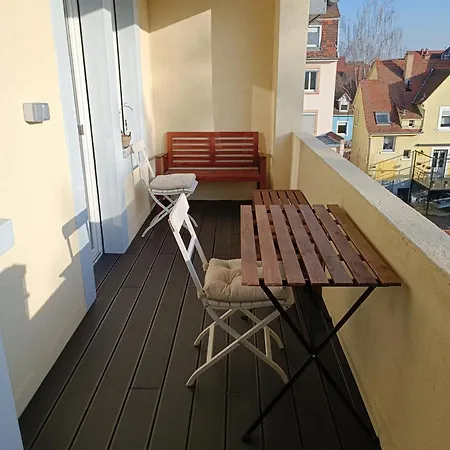 3-room With Balcony 10 Minutes From The Center